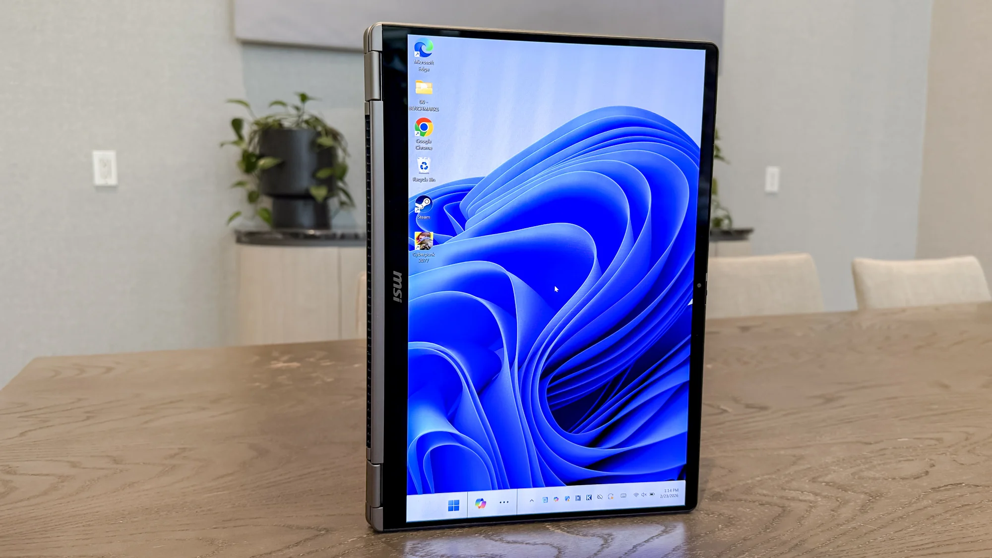 MSI Prestige 14 Flip AI+ in tablet mode