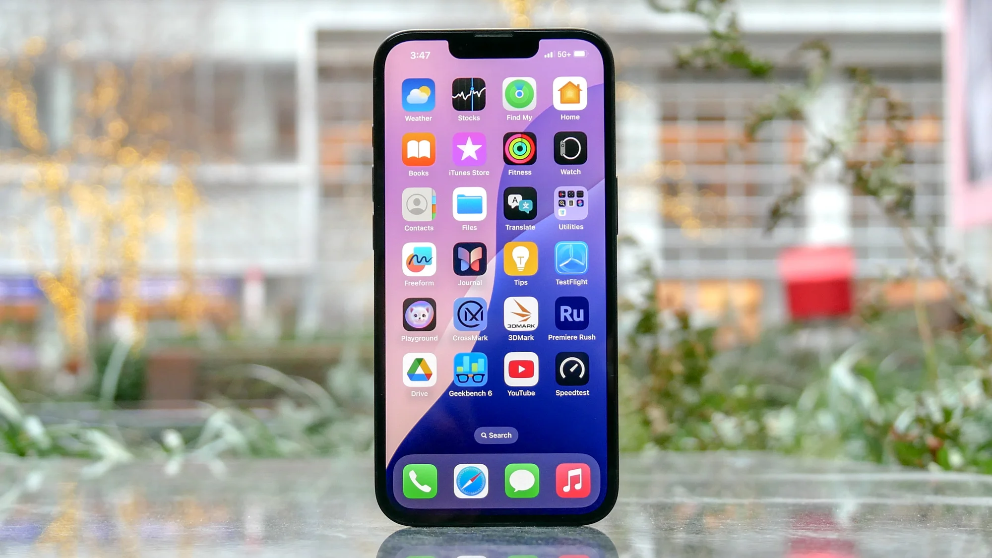 iPhone 16e display showing homescreen.